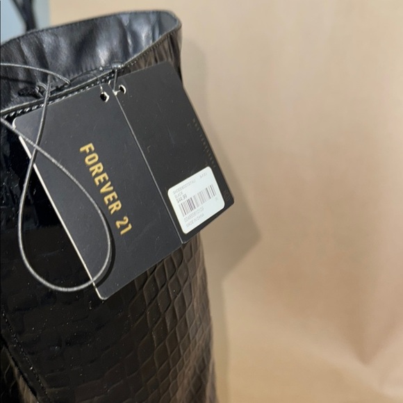 Forever 21 - Black Croc-Embossed Knee-High Boots - Picture 10 of 10